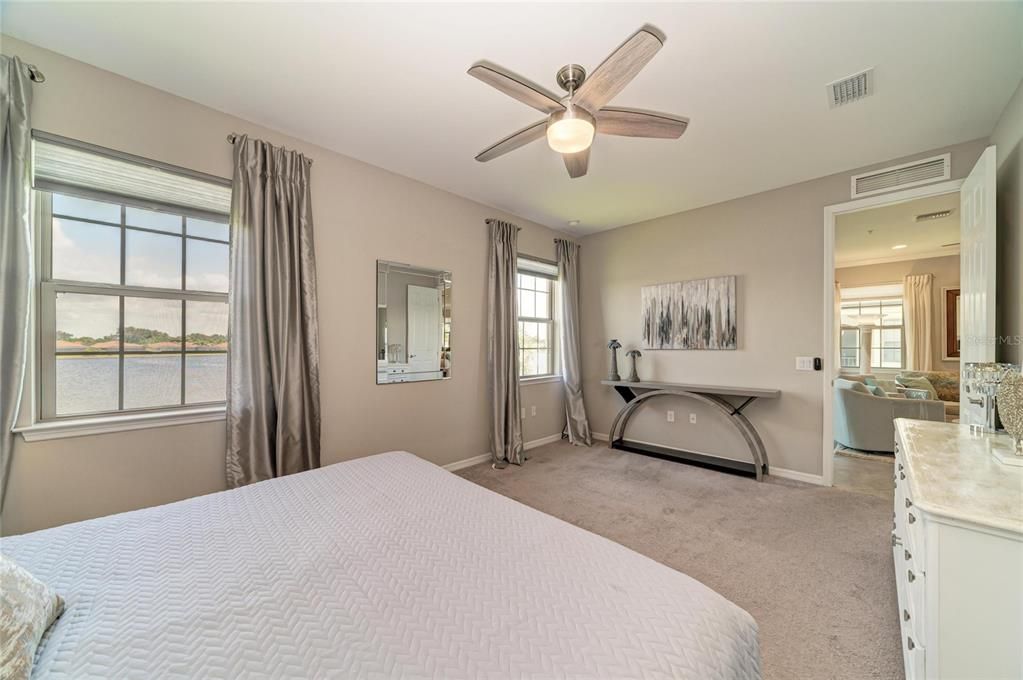 For Sale: $349,900 (3 beds, 2 baths, 1661 Square Feet)