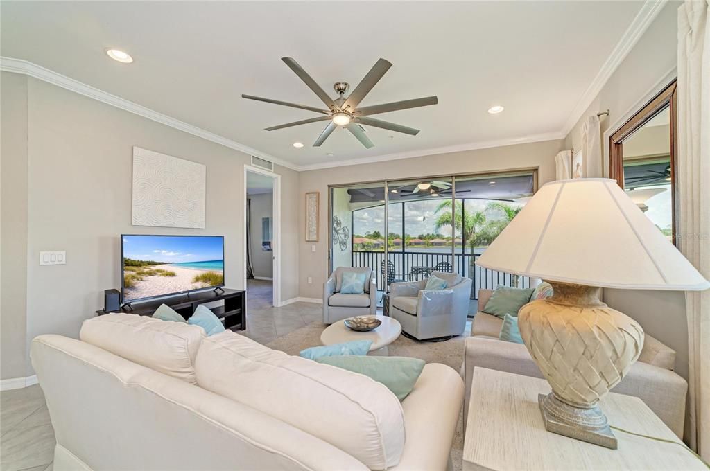 For Sale: $349,900 (3 beds, 2 baths, 1661 Square Feet)