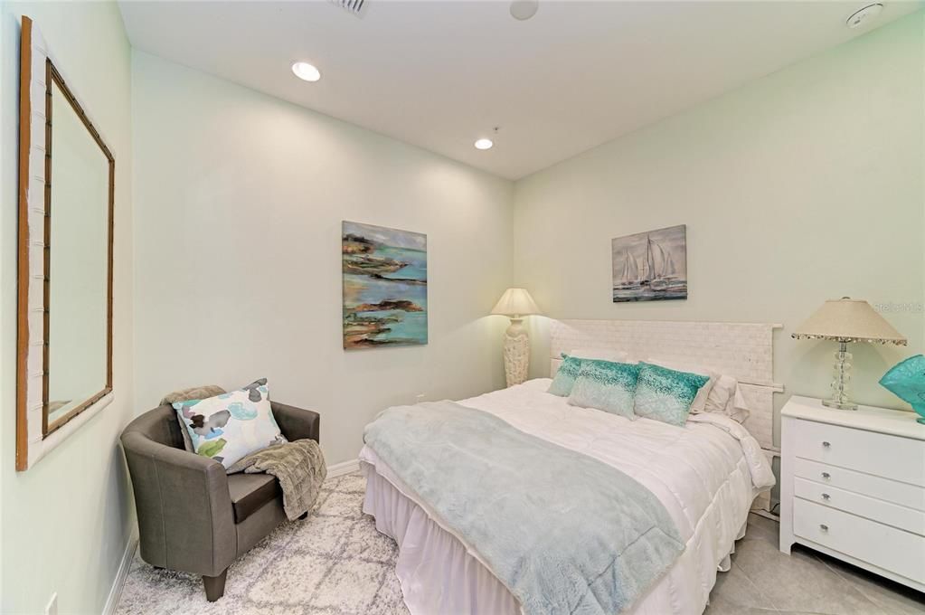 For Sale: $349,900 (3 beds, 2 baths, 1661 Square Feet)