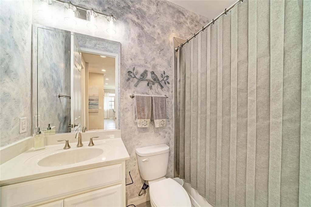 For Sale: $349,900 (3 beds, 2 baths, 1661 Square Feet)