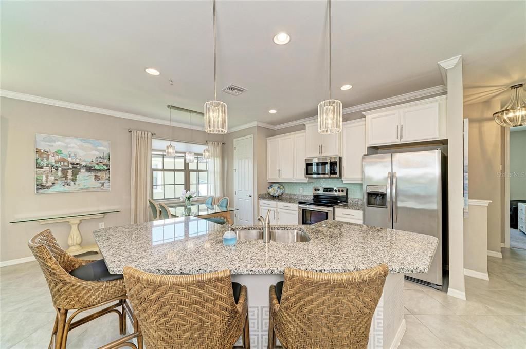 For Sale: $349,900 (3 beds, 2 baths, 1661 Square Feet)