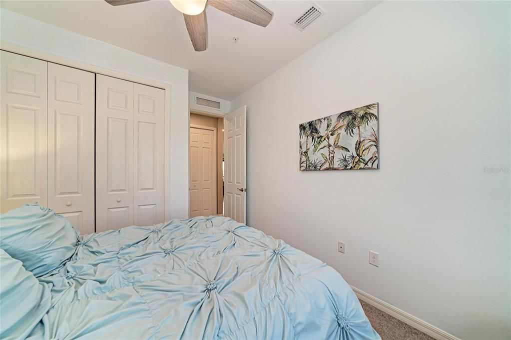 For Sale: $349,900 (3 beds, 2 baths, 1661 Square Feet)