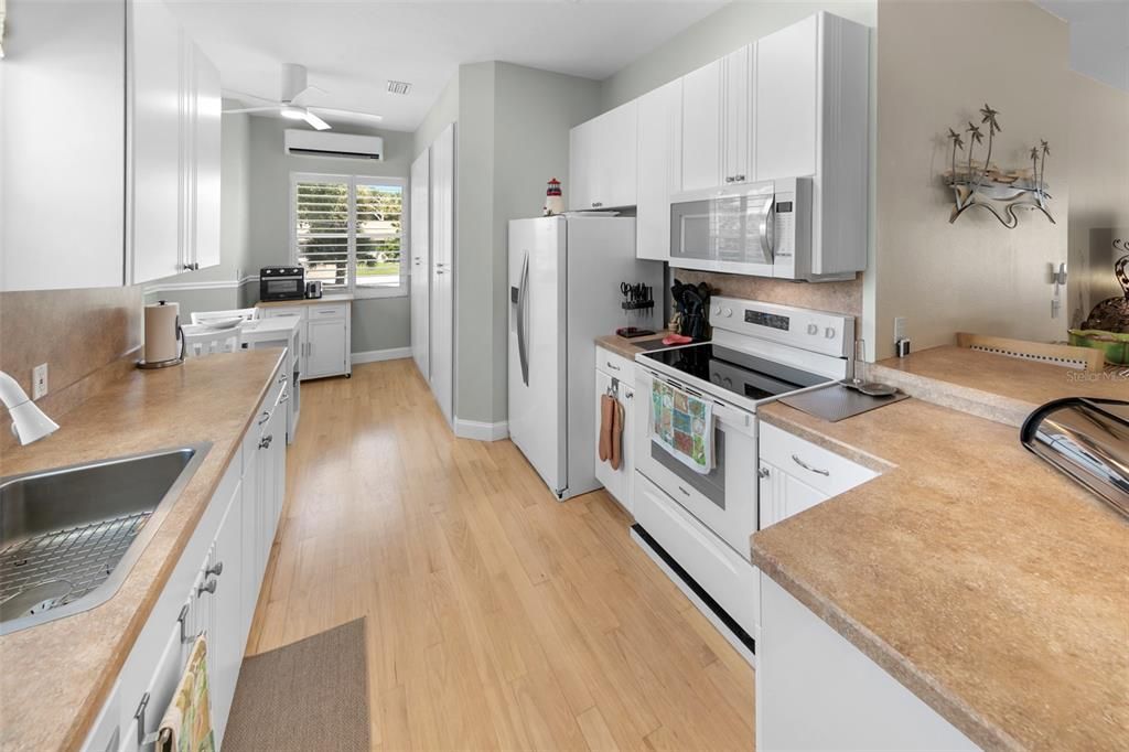 For Sale: $724,900 (3 beds, 2 baths, 1792 Square Feet)