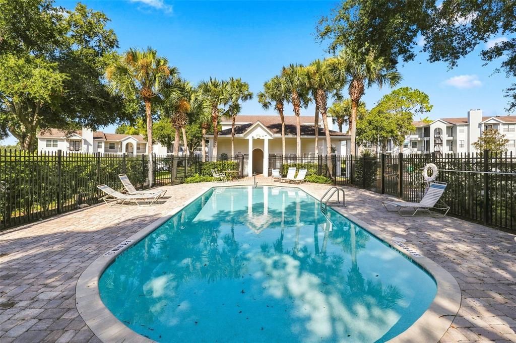 For Sale: $220,000 (2 beds, 2 baths, 1007 Square Feet)