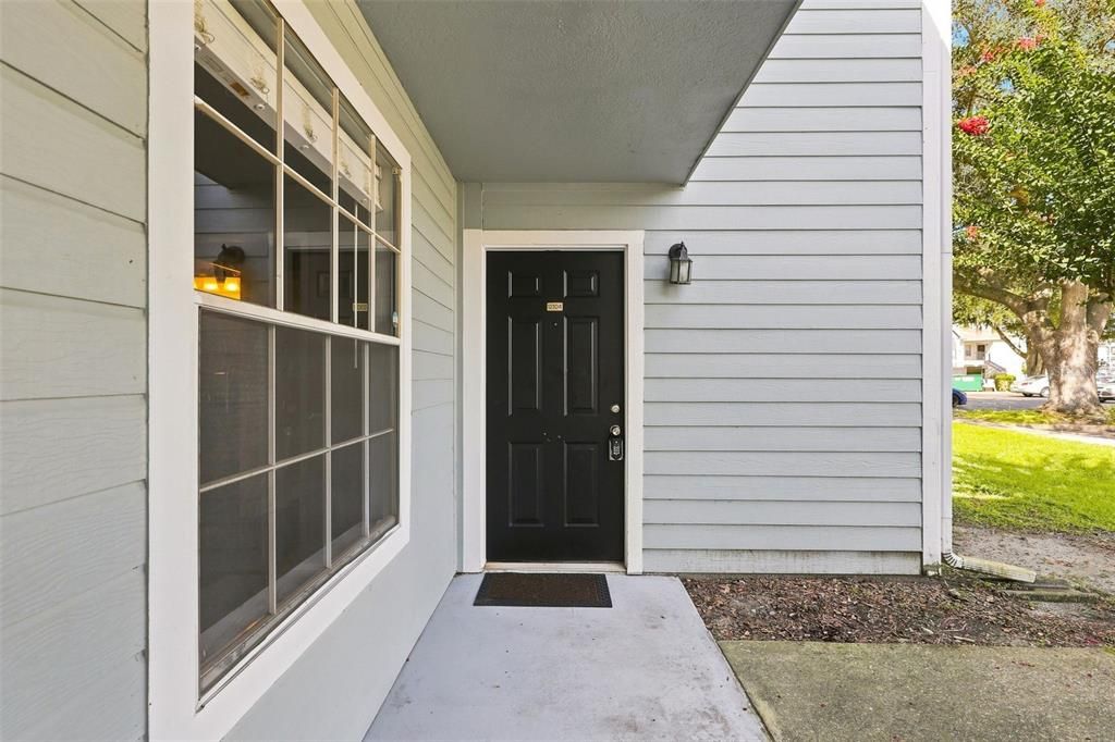 For Sale: $220,000 (2 beds, 2 baths, 1007 Square Feet)