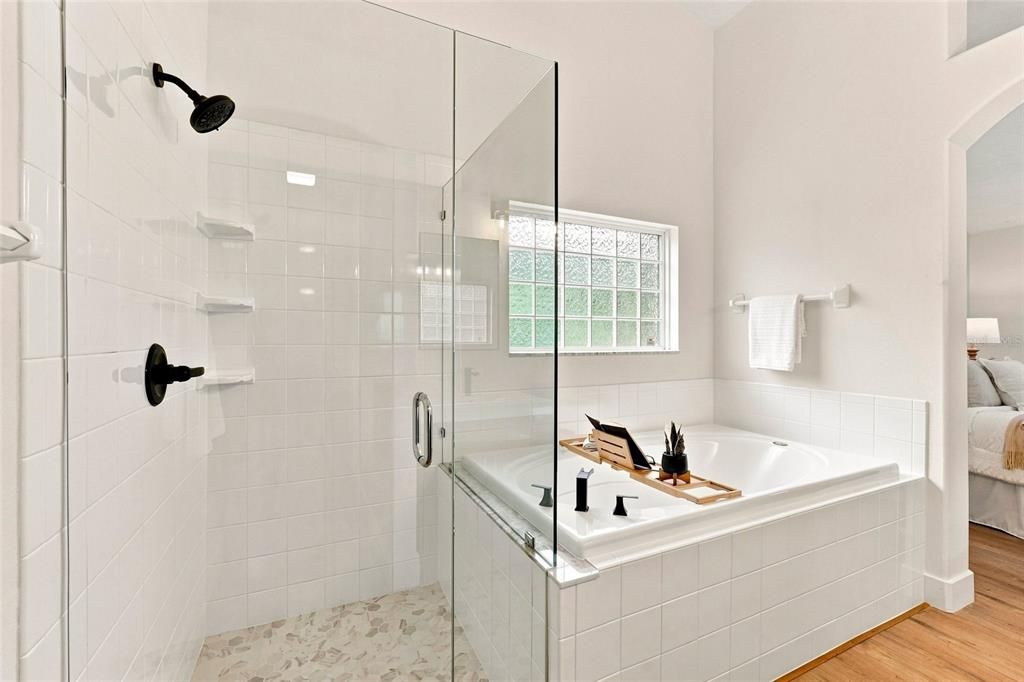 En Venta: $574,999 (4 camas, 2 baños, 2108 Pies cuadrados)