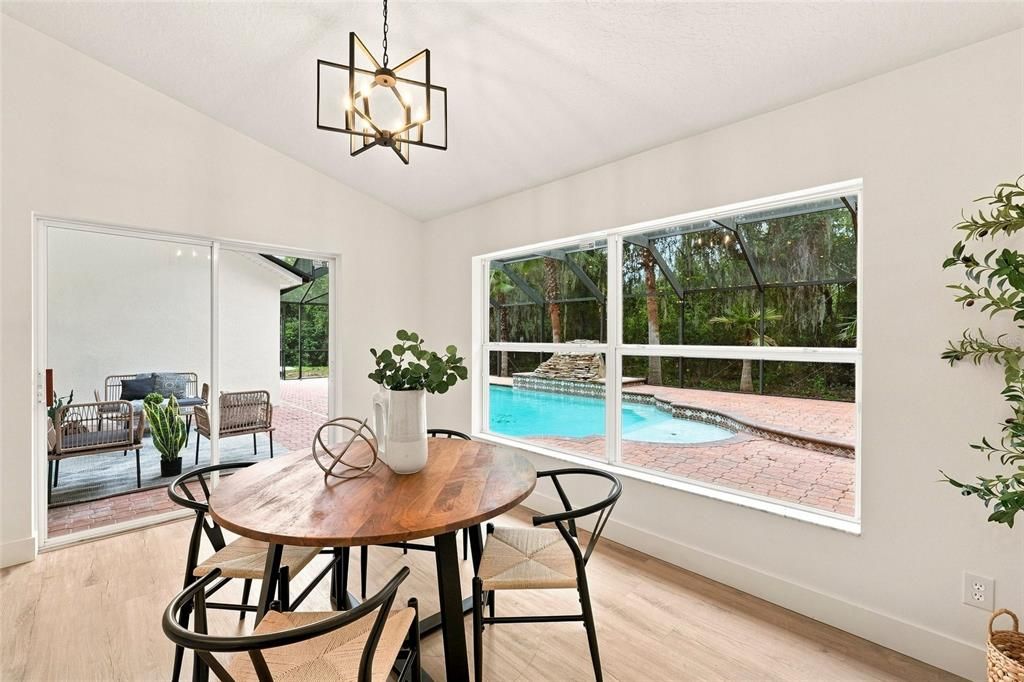 En Venta: $574,999 (4 camas, 2 baños, 2108 Pies cuadrados)