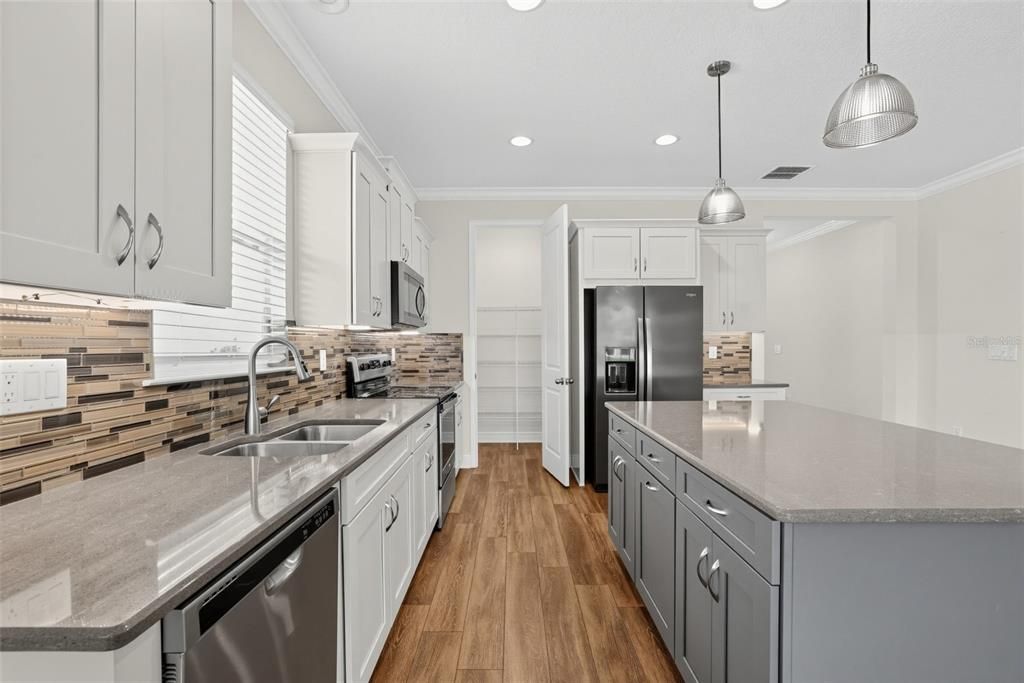 For Sale: $399,000 (3 beds, 2 baths, 2011 Square Feet)