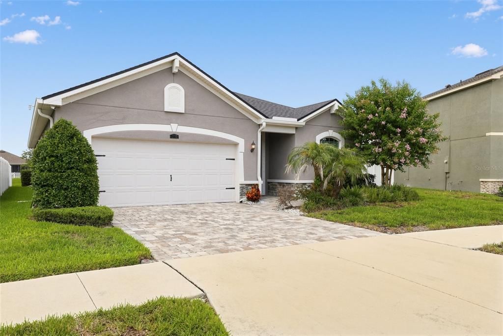 For Sale: $399,000 (3 beds, 2 baths, 2011 Square Feet)
