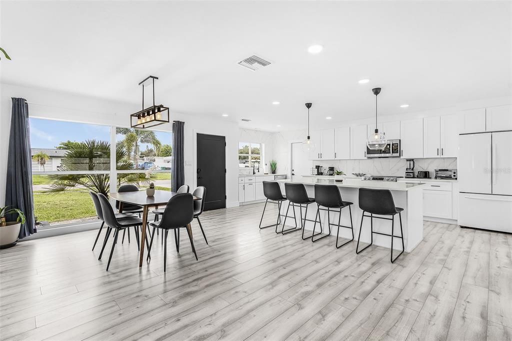 En Venta: $442,000 (3 camas, 2 baños, 1380 Pies cuadrados)