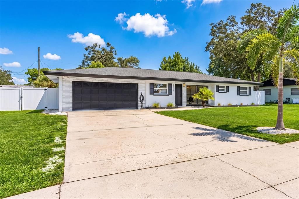 En Venta: $442,000 (3 camas, 2 baños, 1380 Pies cuadrados)