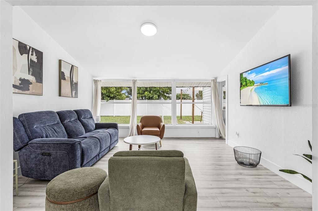 En Venta: $442,000 (3 camas, 2 baños, 1380 Pies cuadrados)