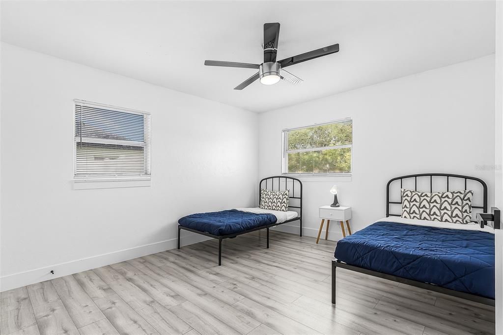 En Venta: $442,000 (3 camas, 2 baños, 1380 Pies cuadrados)