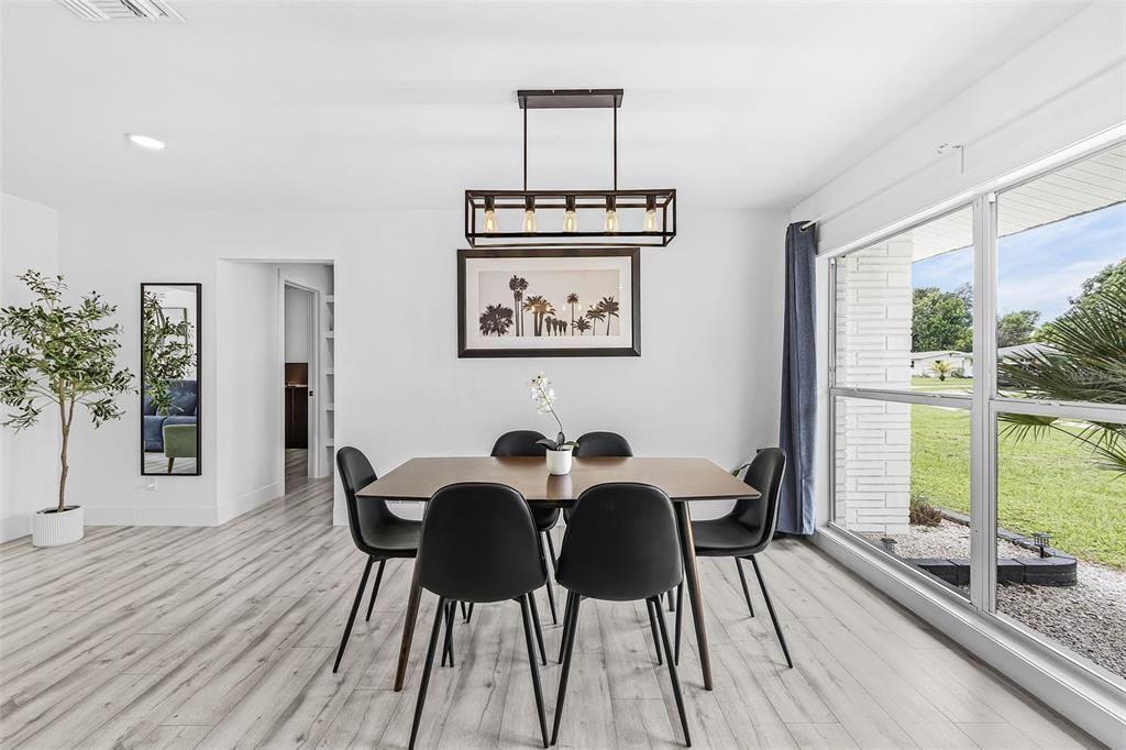 En Venta: $442,000 (3 camas, 2 baños, 1380 Pies cuadrados)