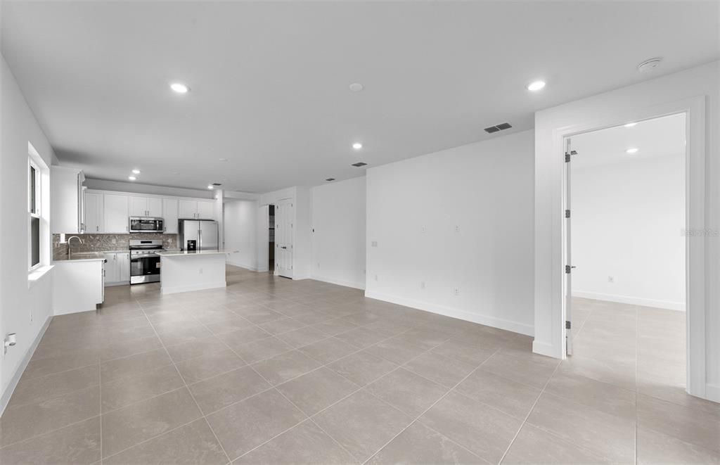 For Sale: $399,990 (2 beds, 2 baths, 1579 Square Feet)