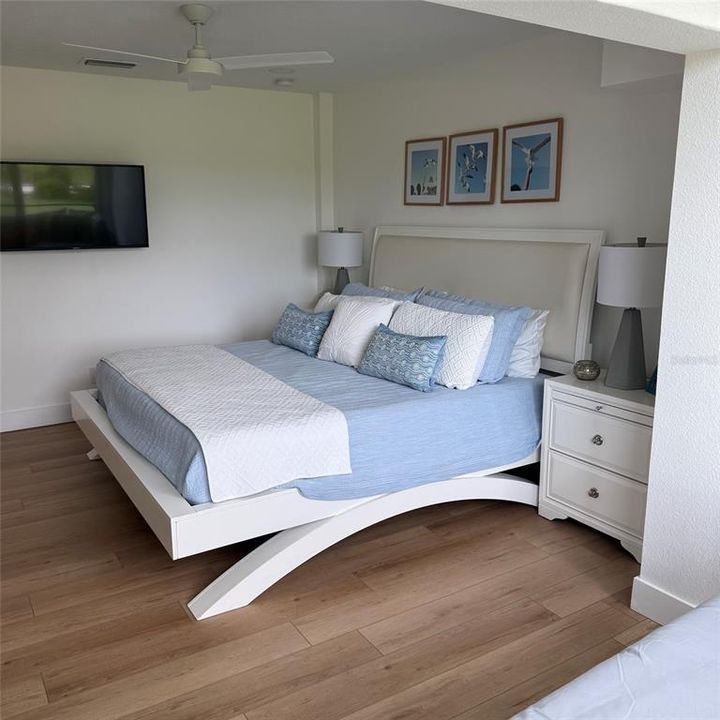 For Rent: $4,750 (2 beds, 2 baths, 1280 Square Feet)