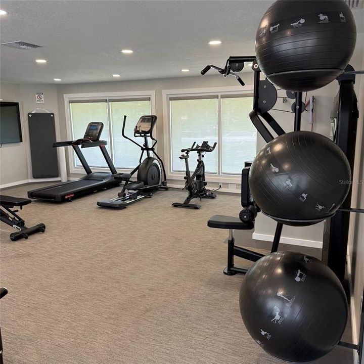 For Rent: $4,750 (2 beds, 2 baths, 1280 Square Feet)