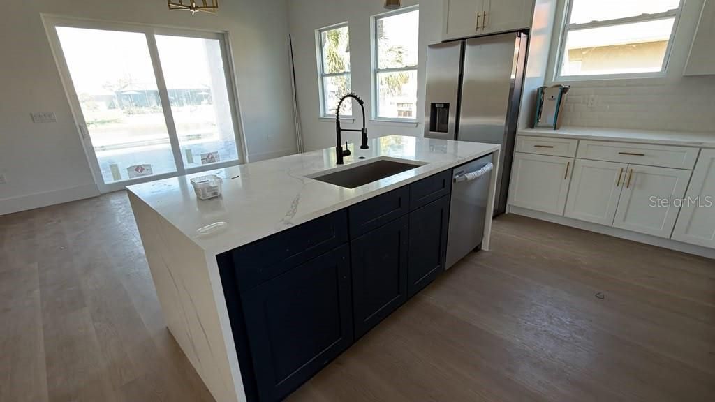 For Sale: $729,000 (4 beds, 2 baths, 1963 Square Feet)