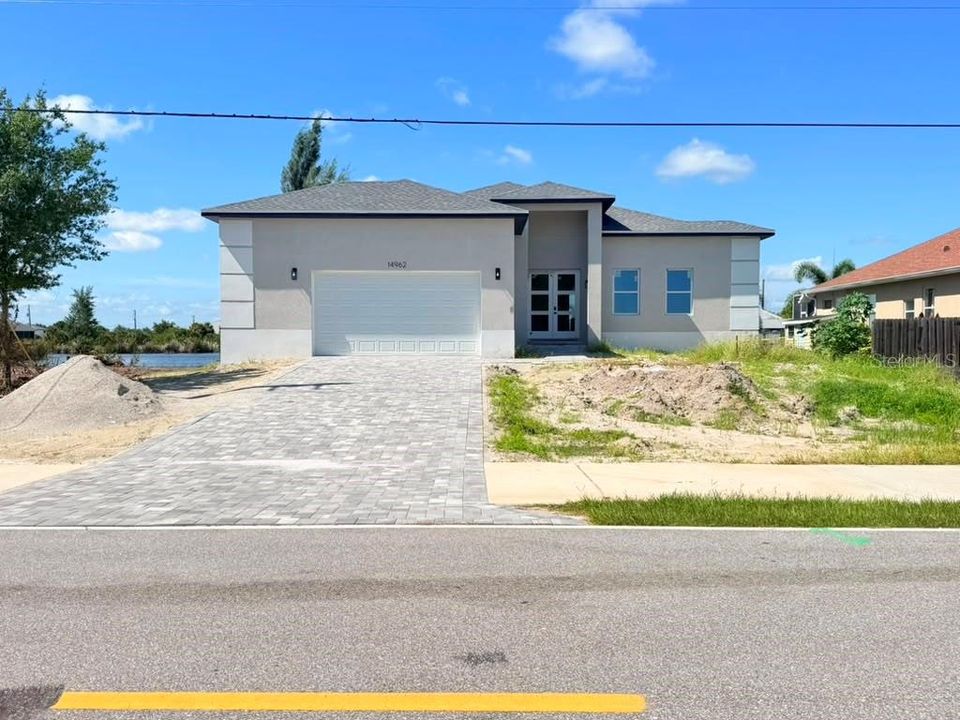 For Sale: $729,000 (4 beds, 2 baths, 1963 Square Feet)