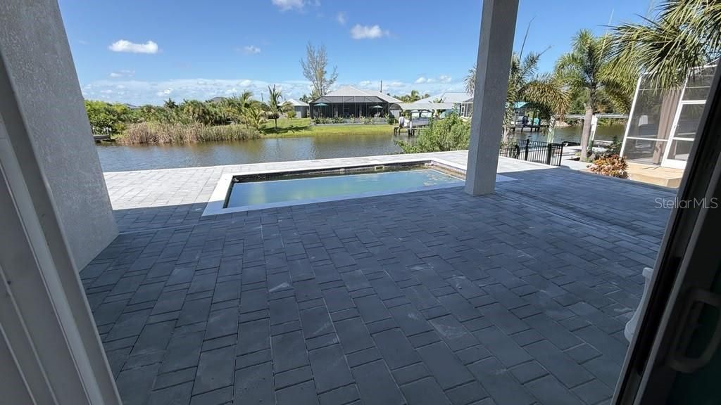 For Sale: $729,000 (4 beds, 2 baths, 1963 Square Feet)