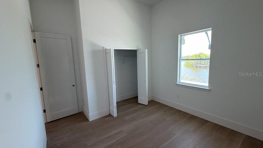 For Sale: $729,000 (4 beds, 2 baths, 1963 Square Feet)