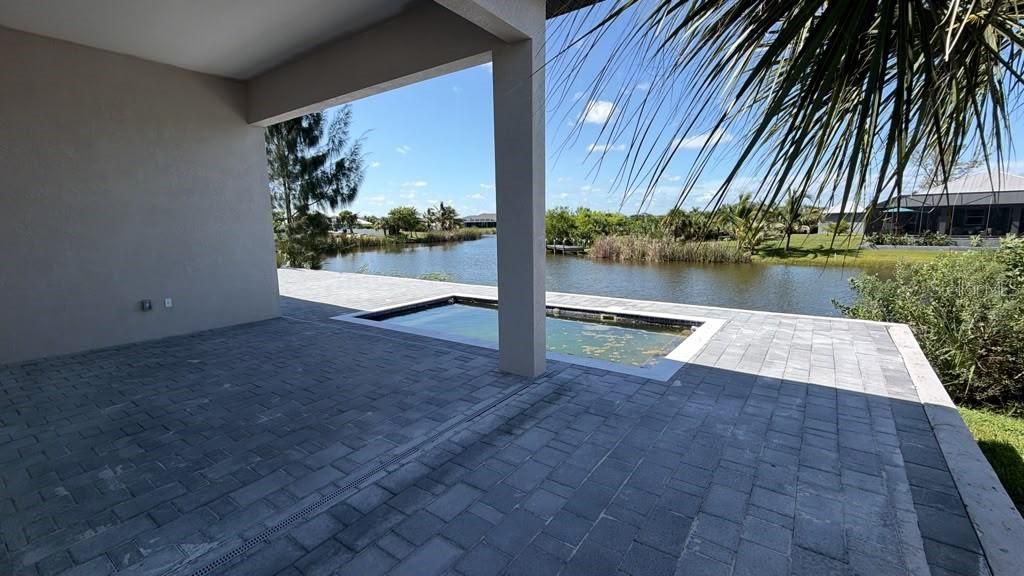 For Sale: $729,000 (4 beds, 2 baths, 1963 Square Feet)