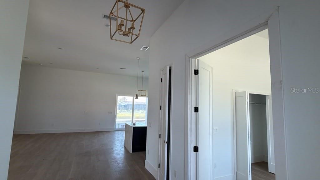 For Sale: $729,000 (4 beds, 2 baths, 1963 Square Feet)