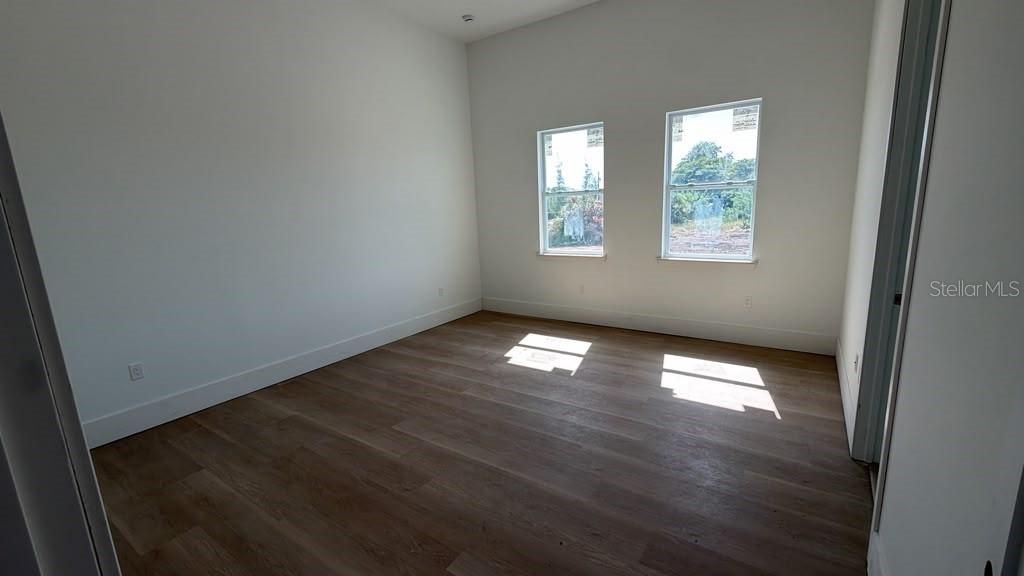 For Sale: $729,000 (4 beds, 2 baths, 1963 Square Feet)