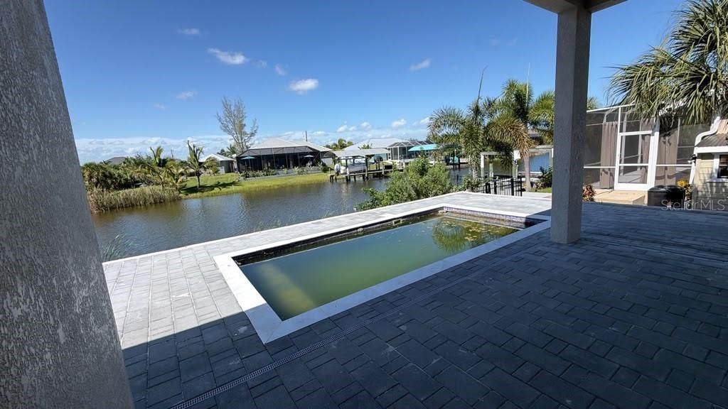 For Sale: $729,000 (4 beds, 2 baths, 1963 Square Feet)
