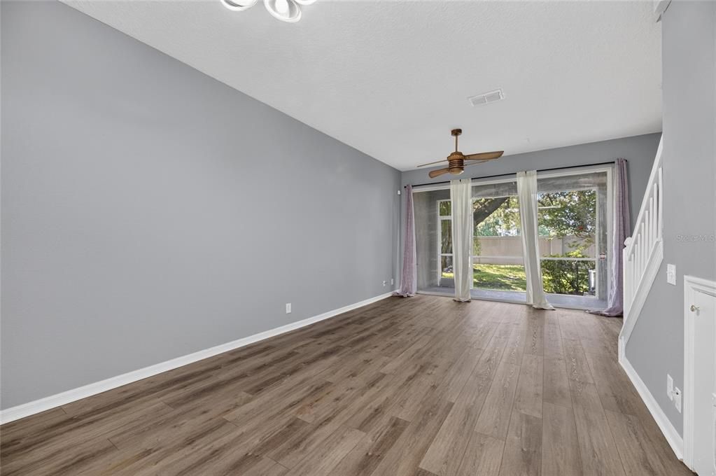 For Sale: $200,000 (2 beds, 2 baths, 1240 Square Feet)