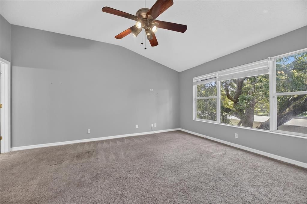 For Sale: $200,000 (2 beds, 2 baths, 1240 Square Feet)