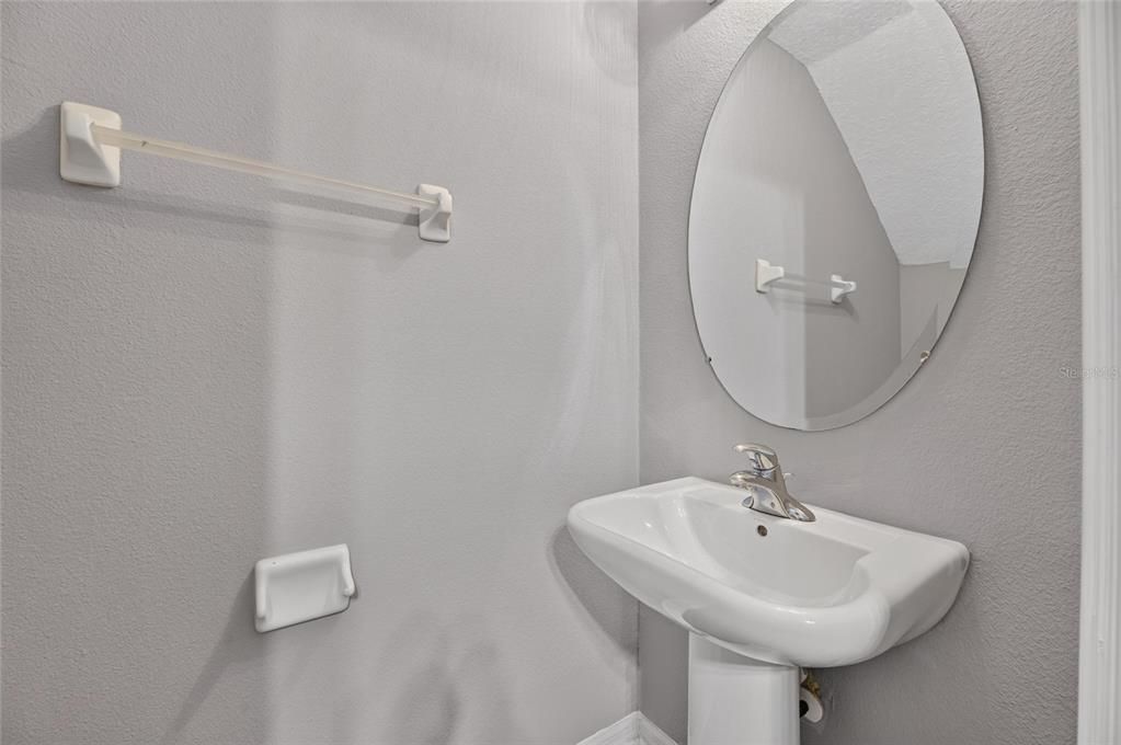 For Sale: $200,000 (2 beds, 2 baths, 1240 Square Feet)