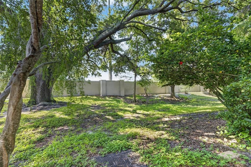 For Sale: $200,000 (2 beds, 2 baths, 1240 Square Feet)