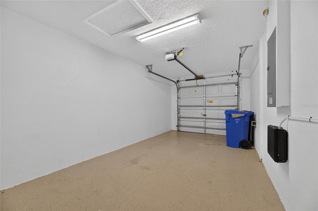 For Sale: $200,000 (2 beds, 2 baths, 1240 Square Feet)