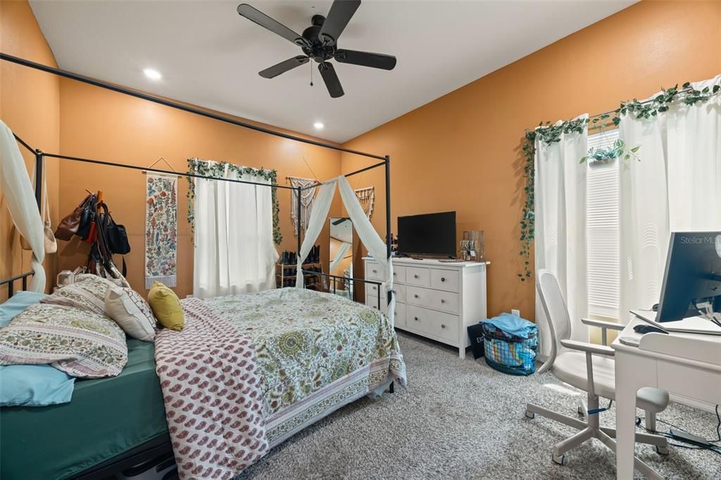 En Venta: $317,000 (2 camas, 1 baños, 1008 Pies cuadrados)