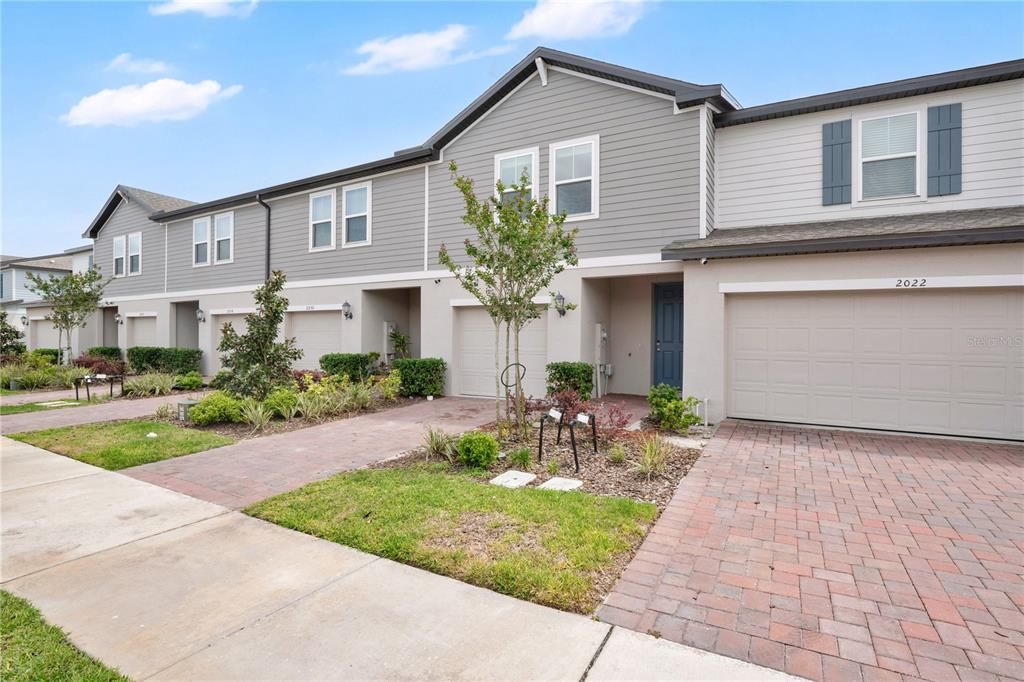 For Rent: $2,485 (3 beds, 2 baths, 1489 Square Feet)