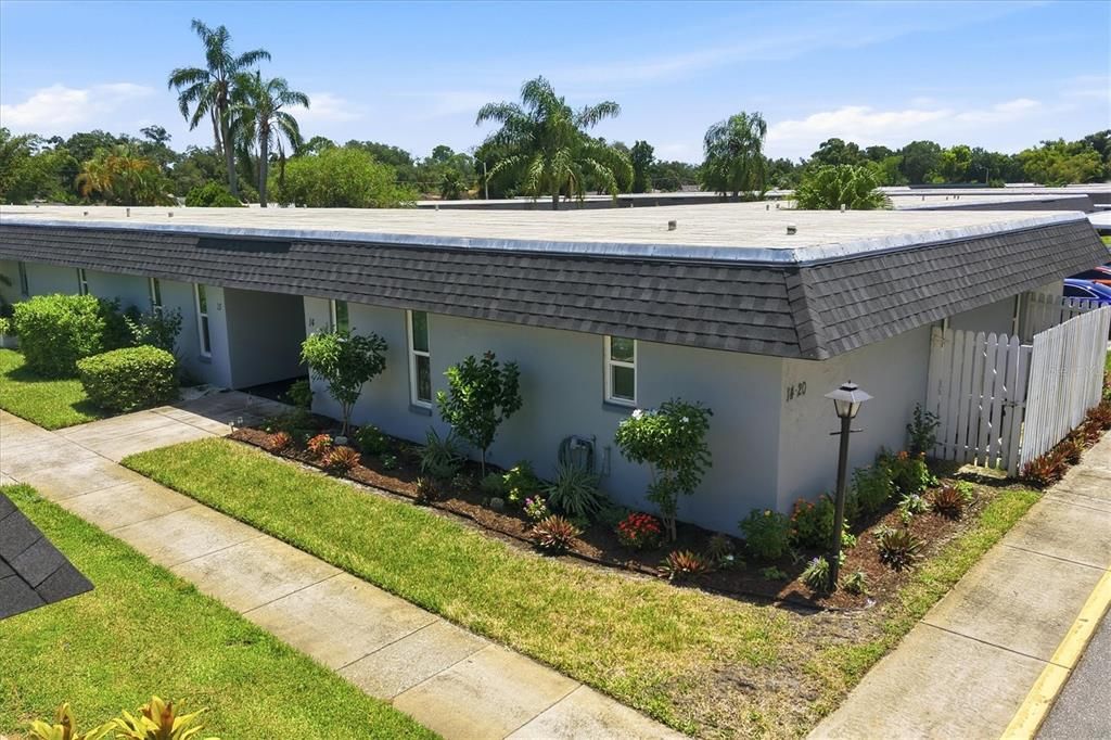 For Sale: $250,000 (2 beds, 2 baths, 1206 Square Feet)