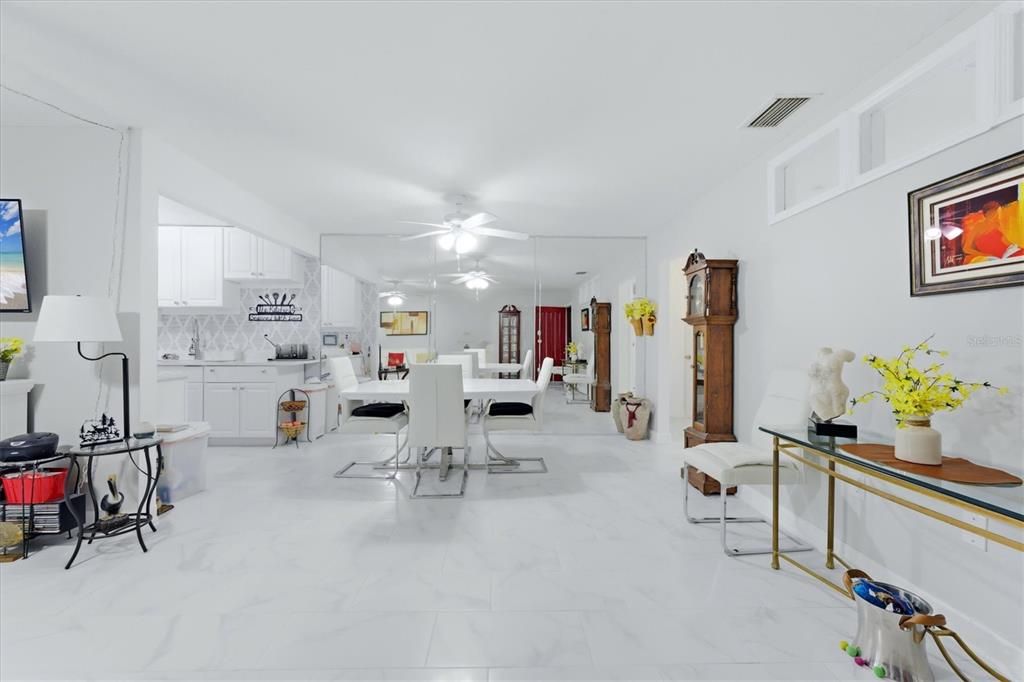 For Sale: $250,000 (2 beds, 2 baths, 1206 Square Feet)