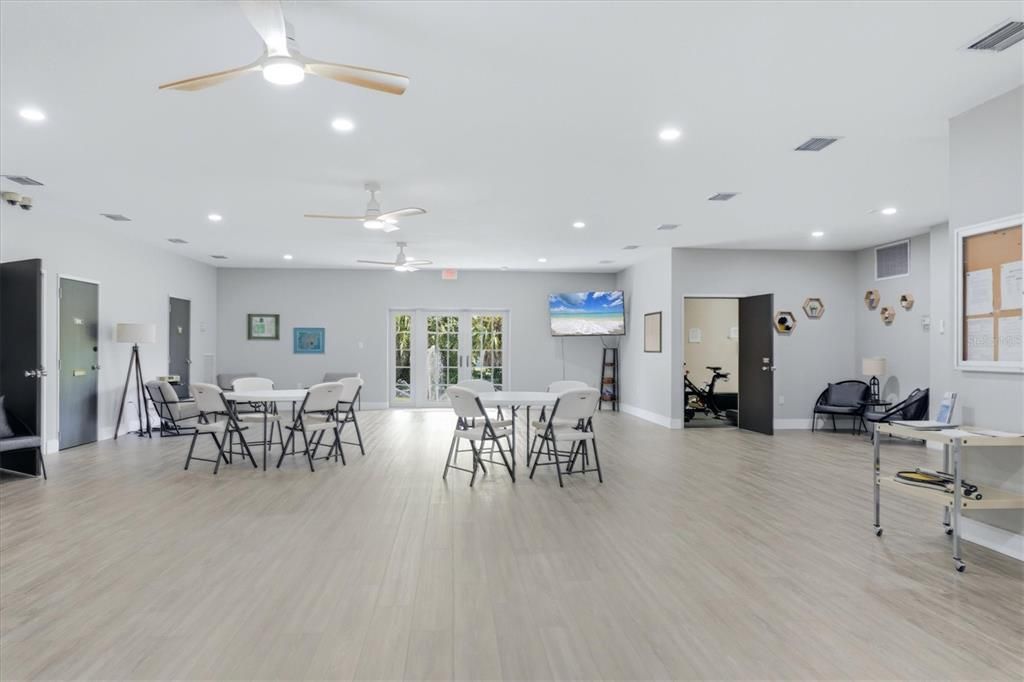 For Sale: $250,000 (2 beds, 2 baths, 1206 Square Feet)