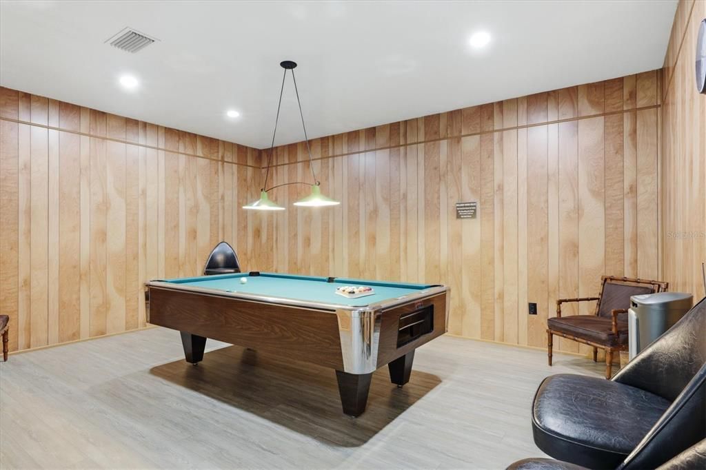 For Sale: $250,000 (2 beds, 2 baths, 1206 Square Feet)
