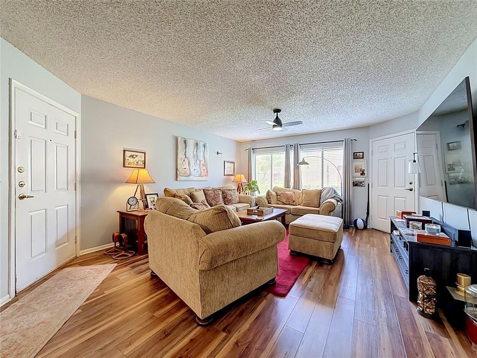 En Venta: $150,000 (2 camas, 2 baños, 1046 Pies cuadrados)