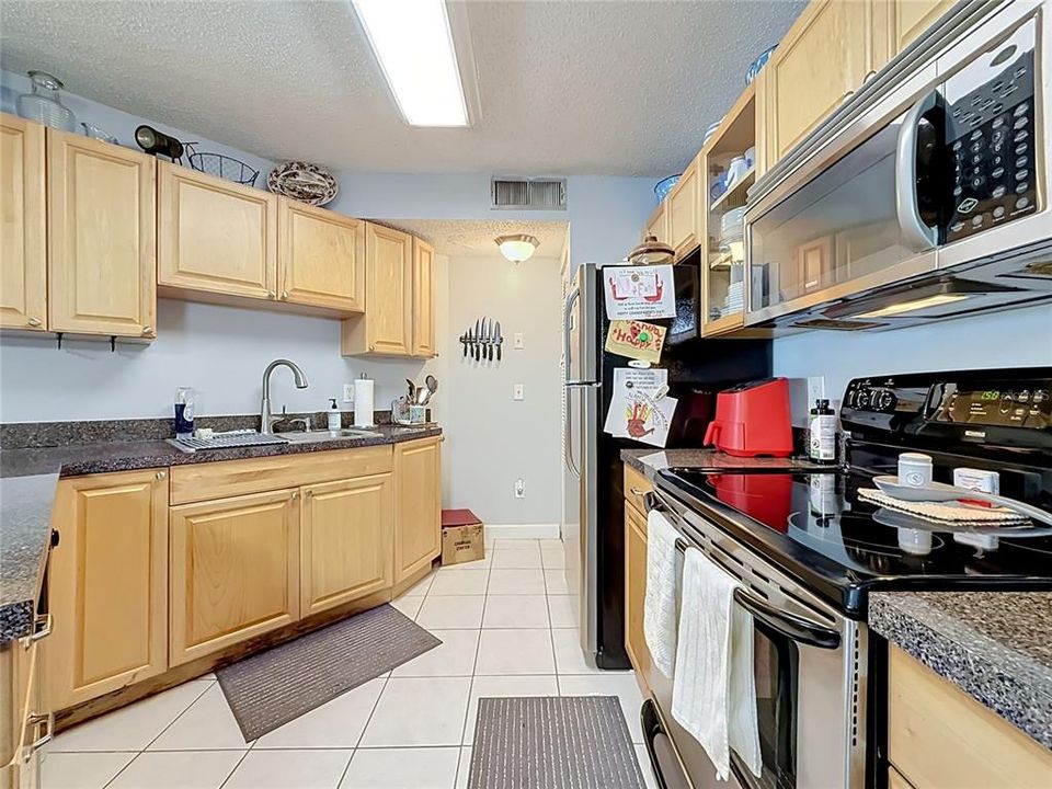 En Venta: $150,000 (2 camas, 2 baños, 1046 Pies cuadrados)
