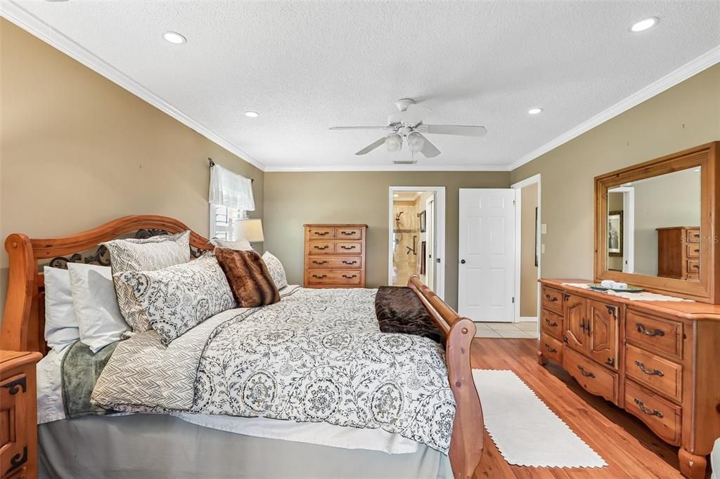 For Sale: $394,900 (3 beds, 2 baths, 2522 Square Feet)
