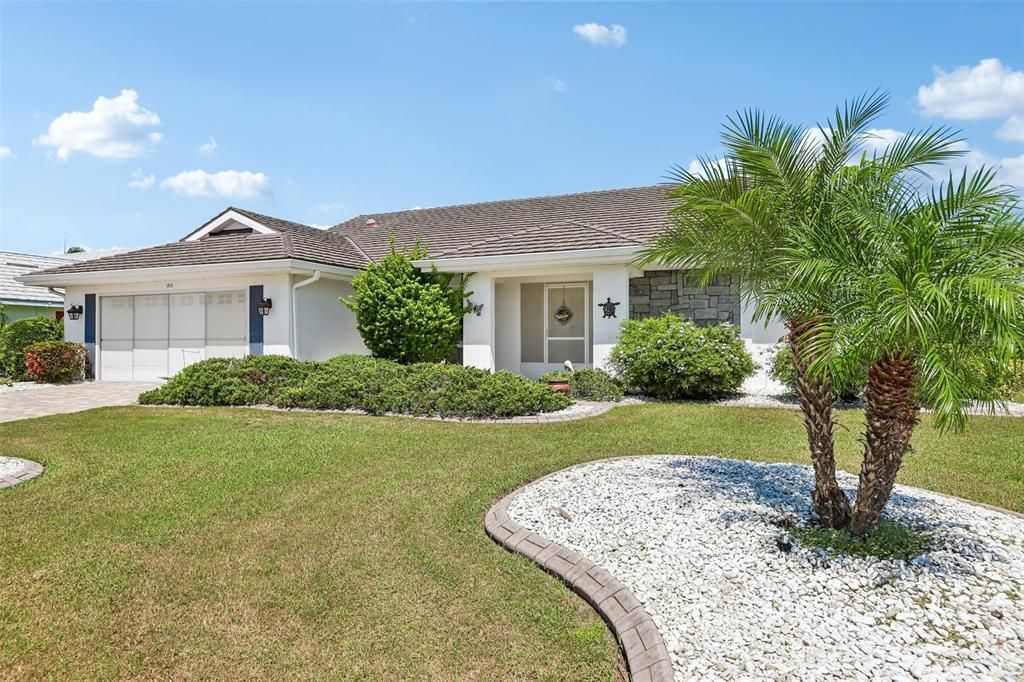 For Sale: $394,900 (3 beds, 2 baths, 2522 Square Feet)