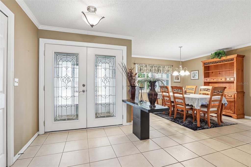 For Sale: $394,900 (3 beds, 2 baths, 2522 Square Feet)