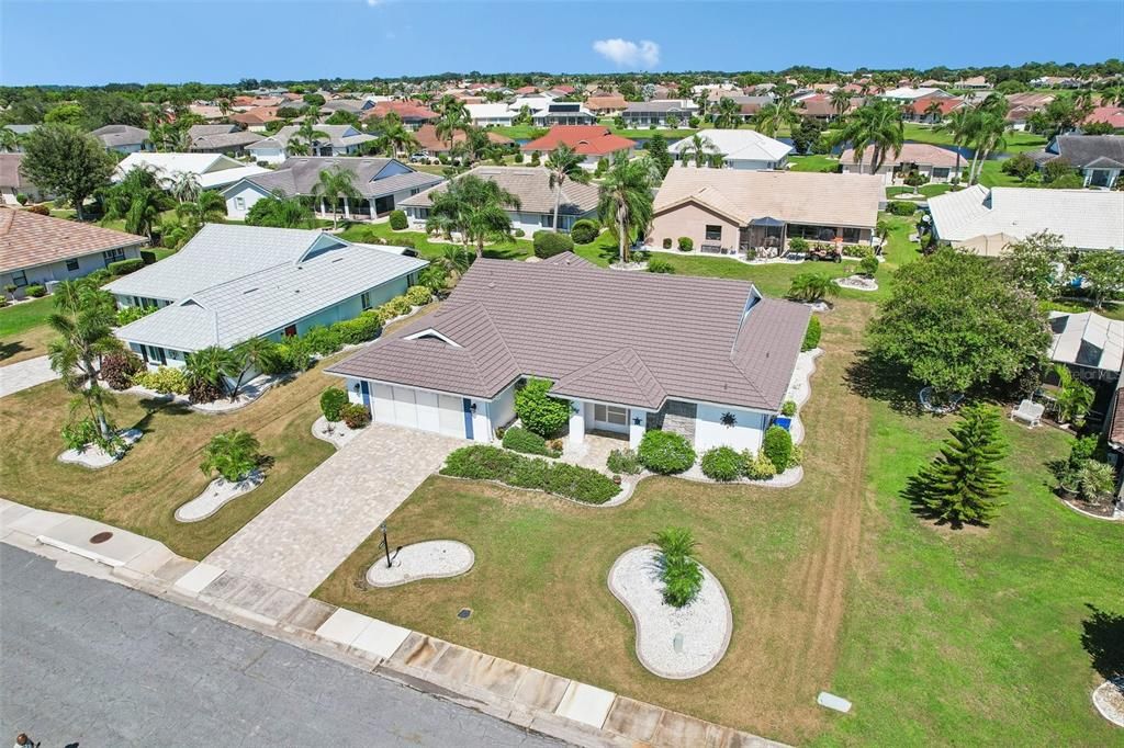 For Sale: $394,900 (3 beds, 2 baths, 2522 Square Feet)
