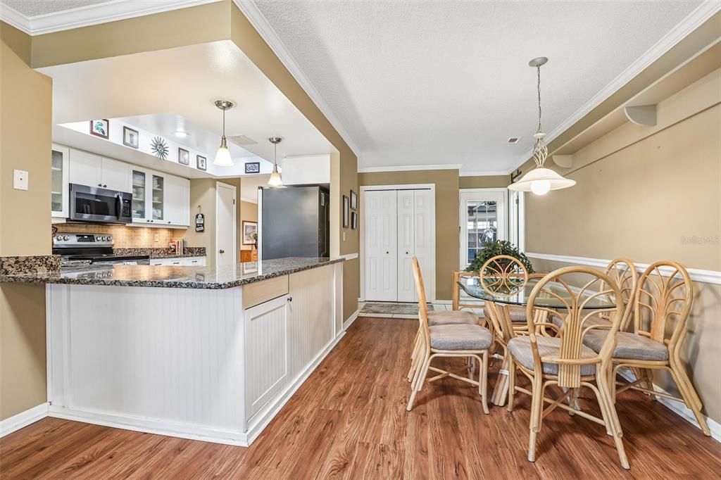 For Sale: $394,900 (3 beds, 2 baths, 2522 Square Feet)