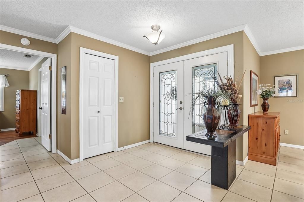 For Sale: $394,900 (3 beds, 2 baths, 2522 Square Feet)