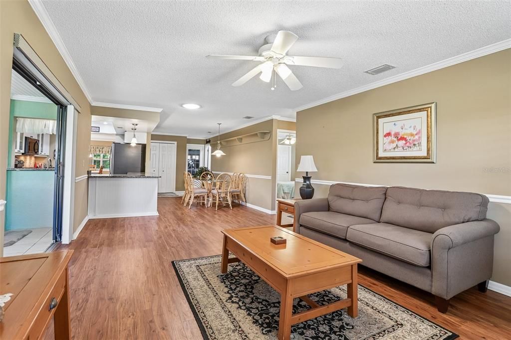 For Sale: $394,900 (3 beds, 2 baths, 2522 Square Feet)