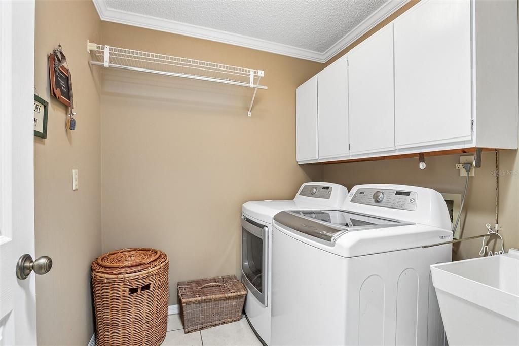 For Sale: $394,900 (3 beds, 2 baths, 2522 Square Feet)